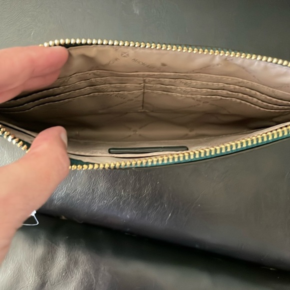 Michael Kors Jet Set Travel Croc Embossed Leather XL Zip Clutch LikeNew Emerald - Picture 5 of 6